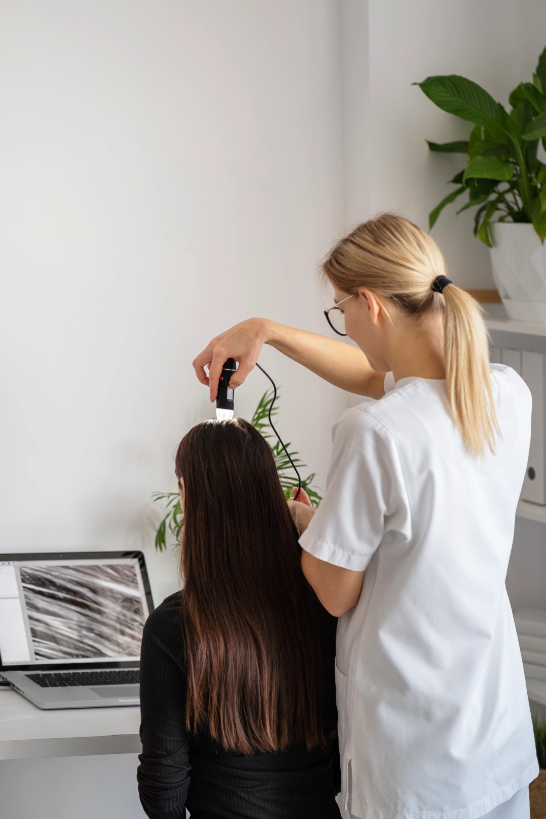 Emerald Hair Boss Saç Çıkarma İşlemi